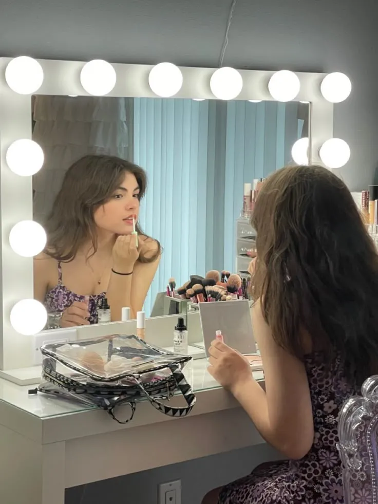 Mirror make-up